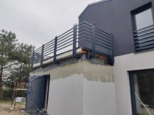 dom z użytkowym poddaszem, dachem dwuspadowym i garażem 100 m2 Poznań 15