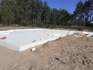 dom parterowy z dachem kopertowym i garażem 170 m2 Poznań 2