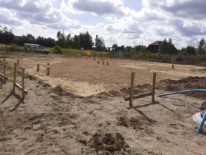 dom parterowy z dachem kopertowym i garażem 170 m2 Poznań 1