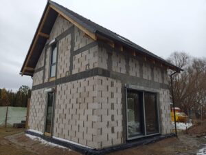 dom z użytkowym poddaszem i dachem dwuspadowym 70 m2 Poznań 14