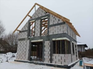 dom z użytkowym poddaszem i dachem dwuspadowym 70 m2 Poznań 2