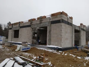 dom z użytkowym poddaszem, dachem dwuspadowym i garażem 140 m2 Wrocław