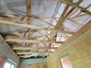 dom piętrowy z dachem kopertowym i garażem 160 m2 Warszawa