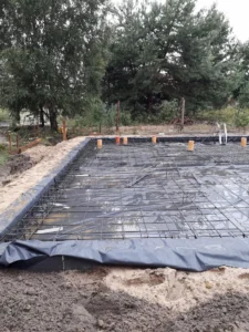 dom z użytkowym poddaszem, dachem dwuspadowym i garażem 120 m2 Warszawa