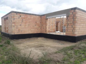 dom parterowy z dachem kopertowym i garażem 170 m2 Poznań