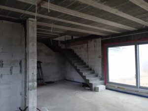 dom z poddaszem użytkowym, dachem dwuspadowym i garażem 170 m2 Poznań