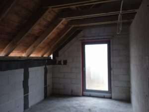 dom z poddaszem użytkowym, dachem dwuspadowym i garażem 170 m2 Poznań