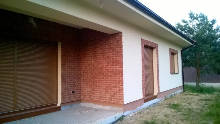 Budowa domów Poznań - dom parterowy z dachem kopertowym