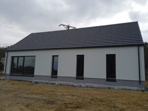 Firma budowlana Poznań - dom parterowy z dachem dwuspadowym