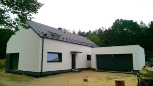 Firma budowlana Poznań - dom parterowy z dachem dwuspadowym